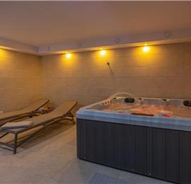 5 bedroom villa with pool near Crikvenica, sleeps 10